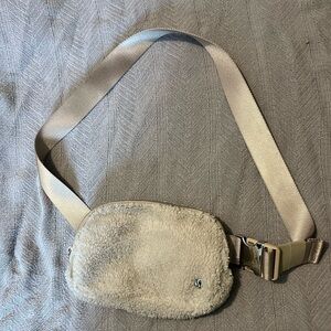 Lululemon fleece belt bag